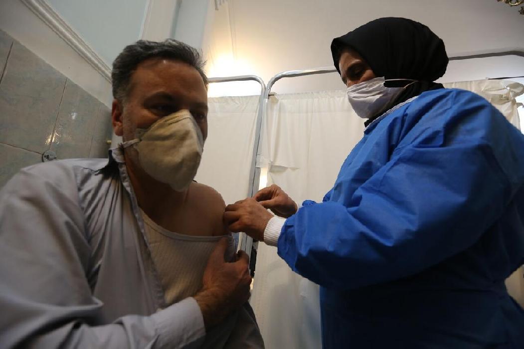تبریز اول | پایگاه اطلاع رسانی تبریز اول | واکسیناسیون موجب کاهش ۳۵ برابری فوت بیماران کرونایی می‌شود