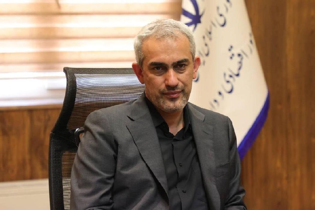 تبریز اول | پایگاه اطلاع رسانی تبریز اول | نشست هم‌اندیشی وزیر اقتصاد با اقتصاددانان